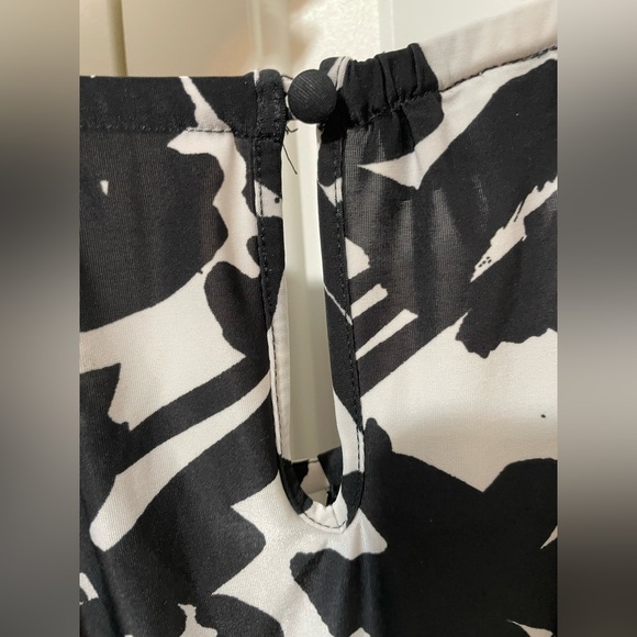 INC International Concepts Black and White Sleeveless Top with Beading Size S - Picture 7 of 12